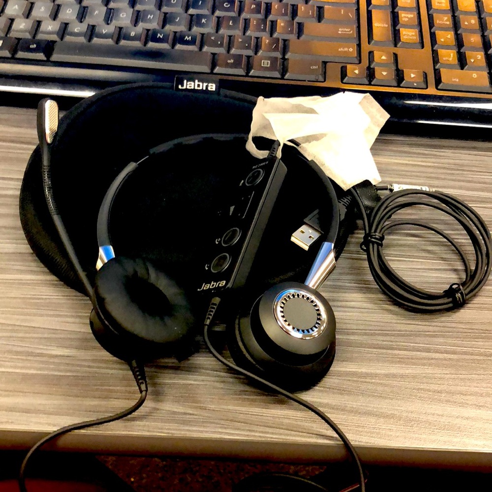 Jabra  Biz240 II USB  with Mic headphones.